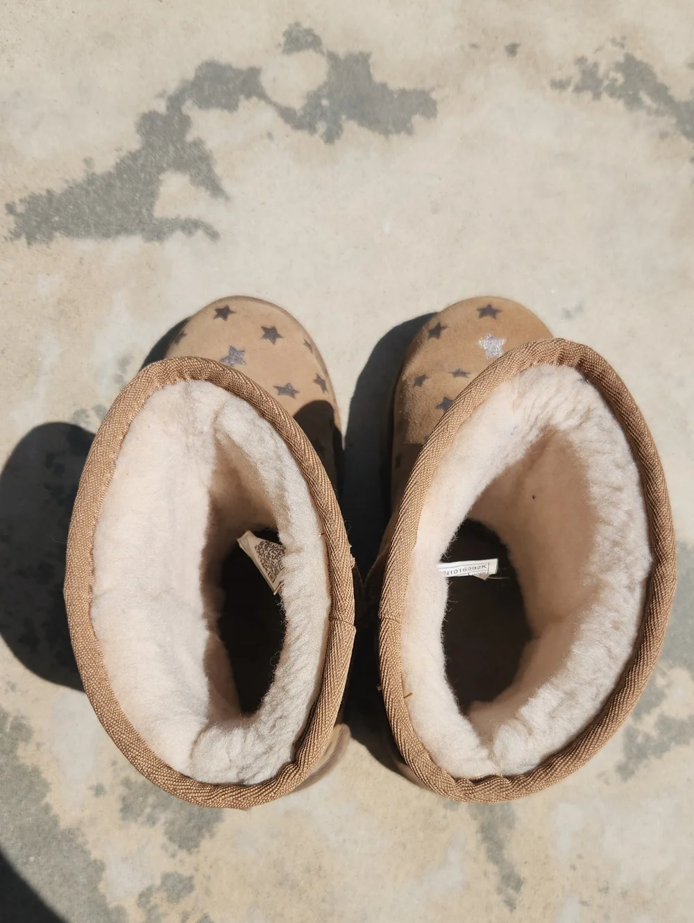 Ugg Classic Short II Boot Chestnut Star Suede Size 4